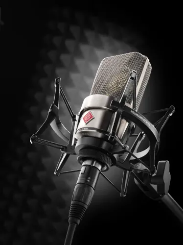 Microfono Neumann TLM103 in dotazione nello studio di Paolo Zangani